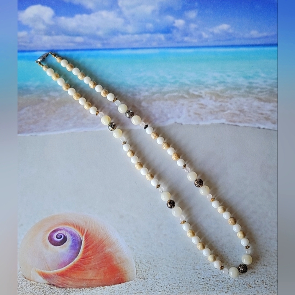 #122 White, Tan, Clear and Gold Rose Accent, Glass Beaded Necklace